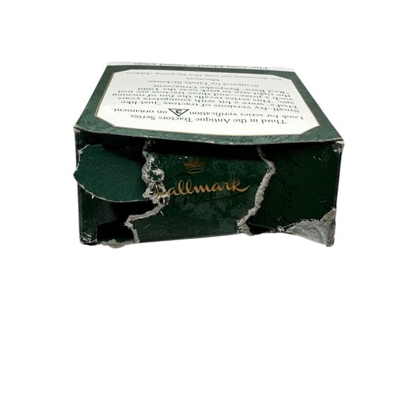 Hallmark Ornament Antique Tractors Series 1999 Miniature Blue Red Barn QXM4567 - Picture 8 of 10